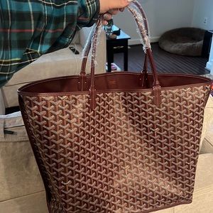 Goyard Anjou GM Reversible Wine Color w Pouch BRAND NEW UNUSED LIMITED COLOR